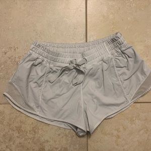 Lululemon Hotty Hot shorts 2.5